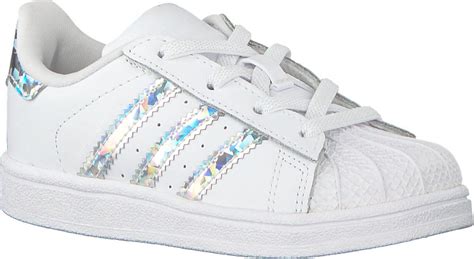 adidas sneakers leer meisje